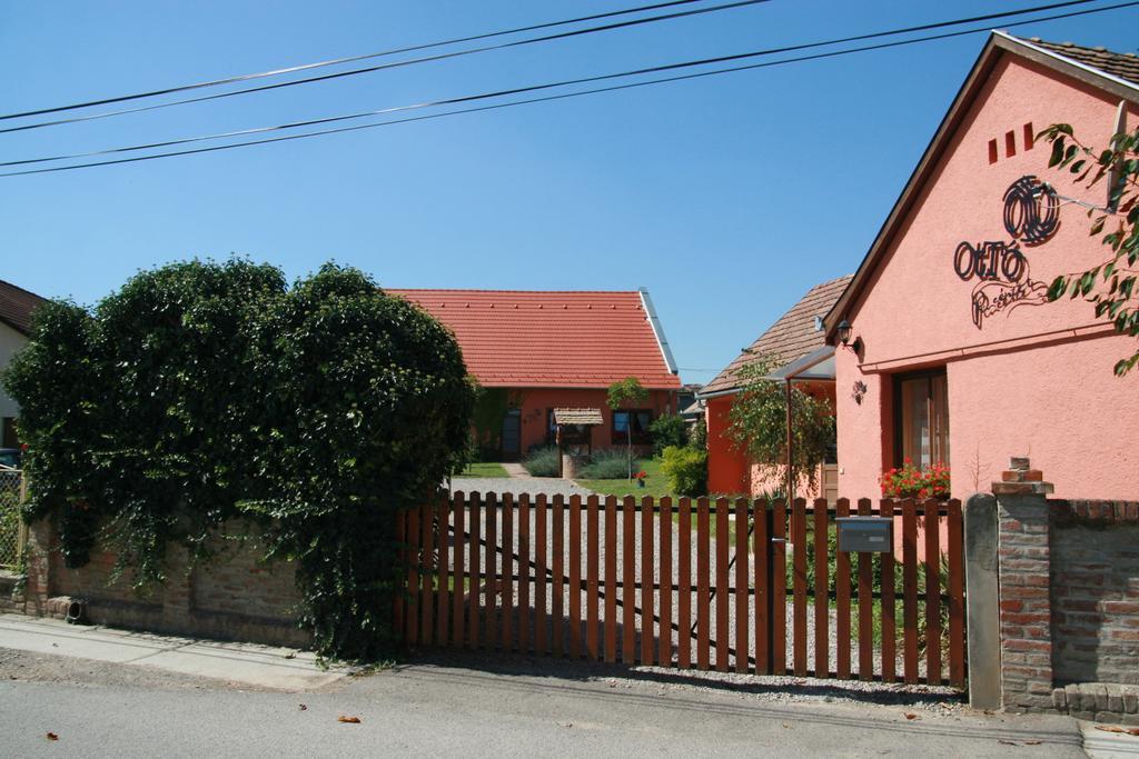 Otto Panzio Villány Exteriör bild